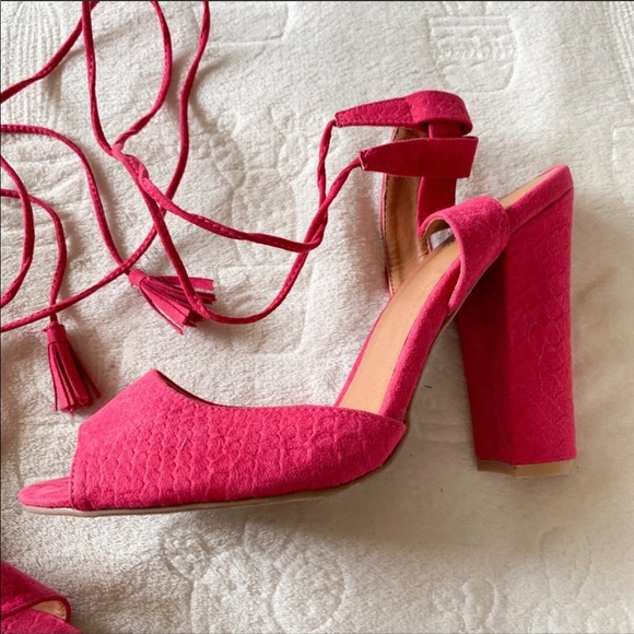 ☀️Qupid Tassel Hot Pink Peep Toe Chunky Heels - Picture 3 of 7